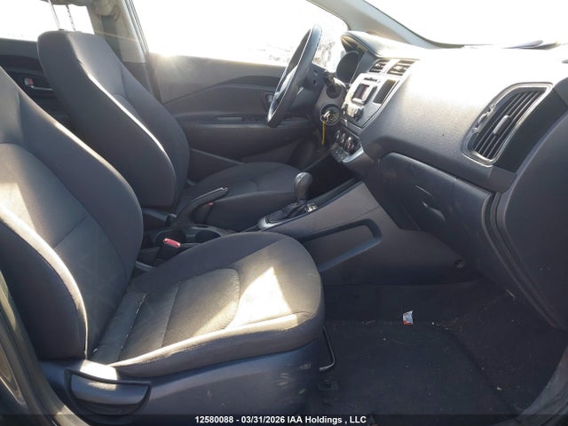 KIA RIO - 5
