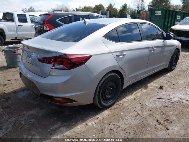 HYUNDAI ELANTRA - 4
