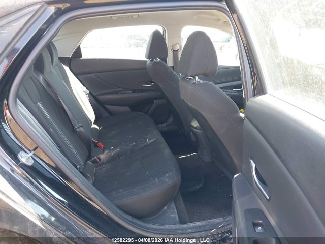 HYUNDAI ELANTRA PREFERRED IVT - 8