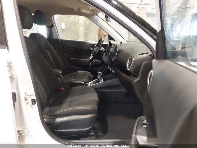 HYUNDAI VENUE SEL/LIMITED - 5