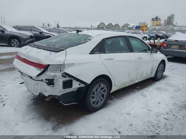 HYUNDAI ELANTRA PREFERRED - 4