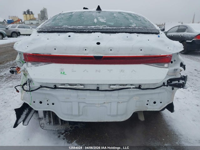 HYUNDAI ELANTRA PREFERRED - 6