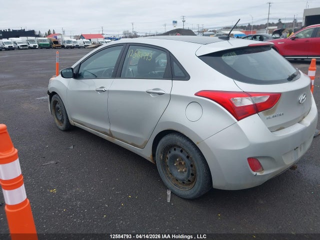 HYUNDAI ELANTRA GT - 3