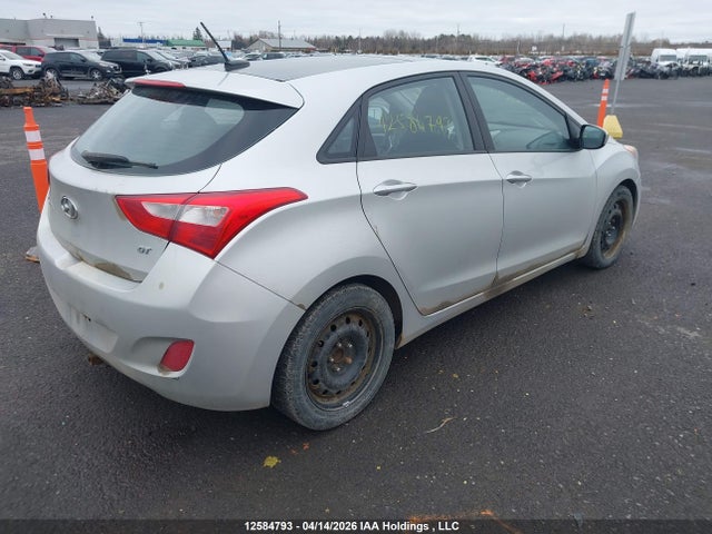 HYUNDAI ELANTRA GT - 4