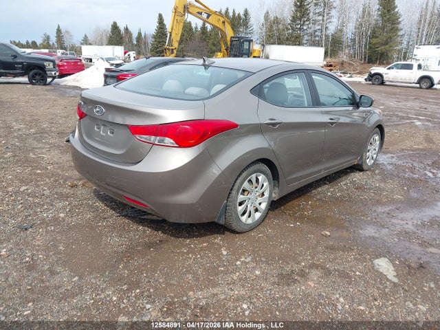 HYUNDAI ELANTRA GL - 4