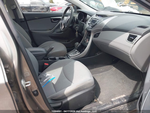 HYUNDAI ELANTRA GL - 5