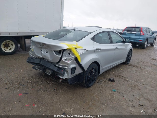 HYUNDAI ELANTRA - 4