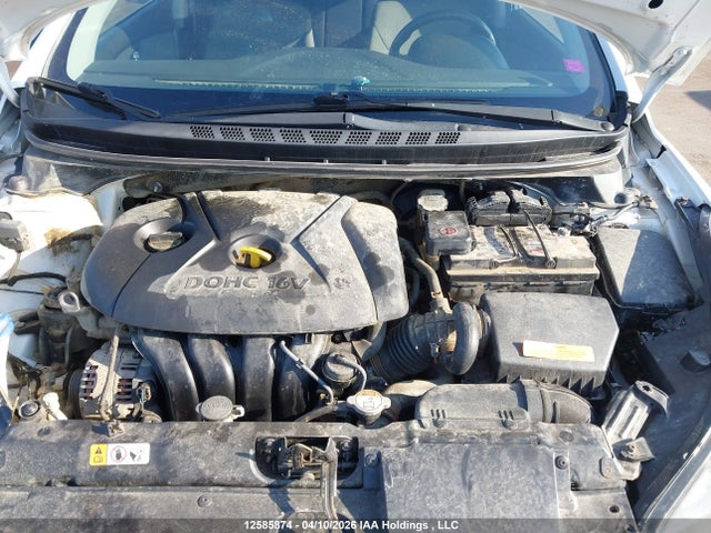 HYUNDAI ELANTRA - 10