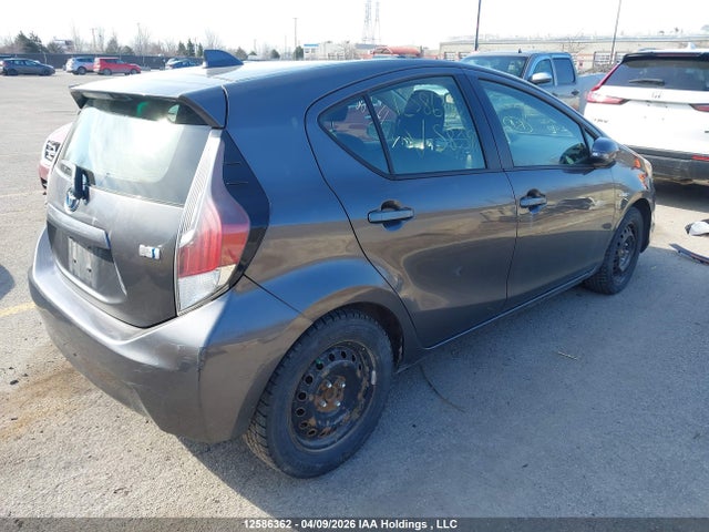 TOYOTA PRIUS C - 4