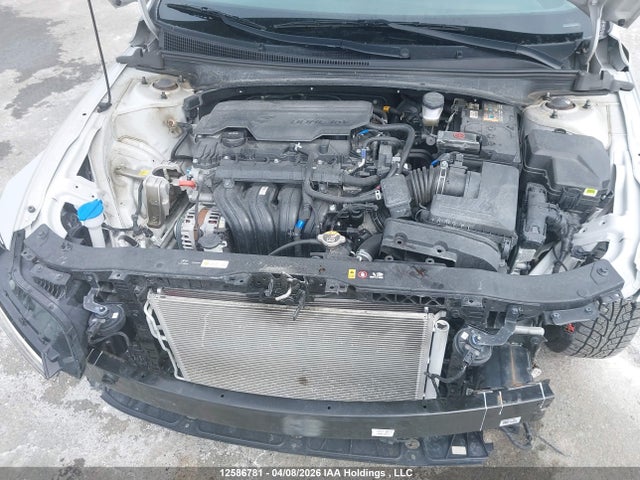 HYUNDAI ELANTRA ESSENTIAL - 10