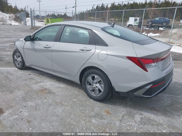 HYUNDAI ELANTRA ESSENTIAL - 3