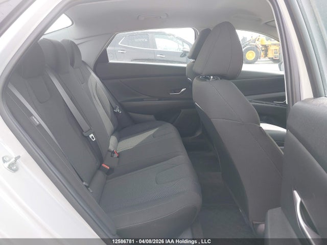 HYUNDAI ELANTRA ESSENTIAL - 8