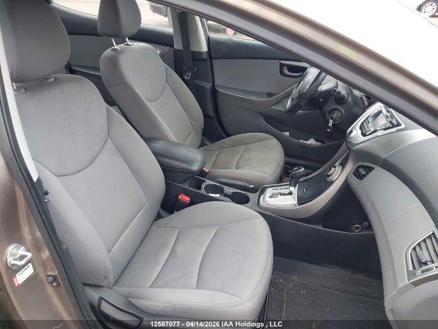 HYUNDAI ELANTRA GLS - 5