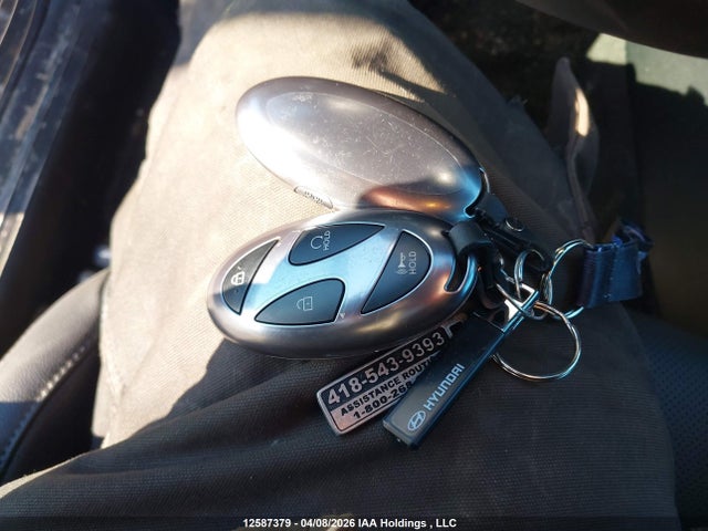 HYUNDAI ELANTRA LUXURY - 10