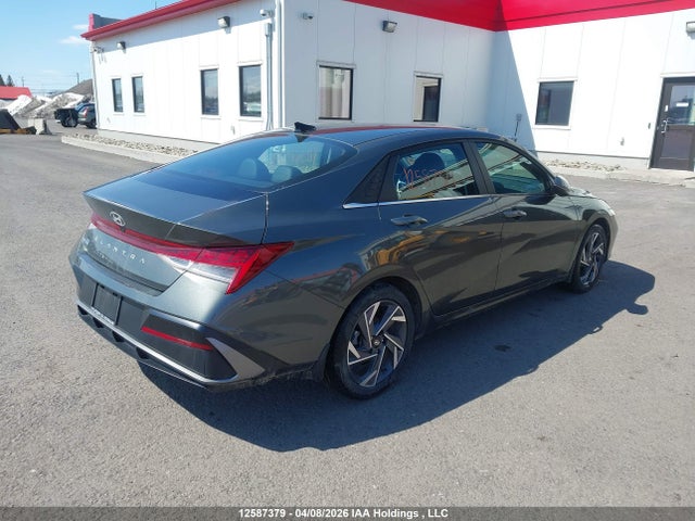 HYUNDAI ELANTRA LUXURY - 4