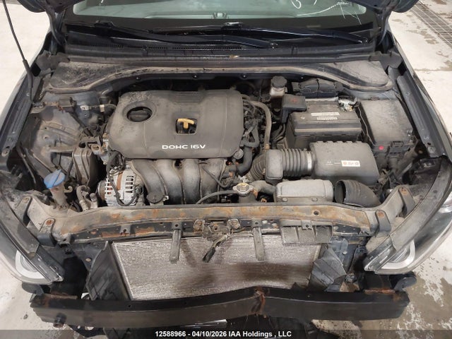 HYUNDAI ELANTRA GL - 10