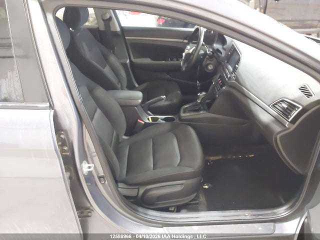 HYUNDAI ELANTRA GL - 5