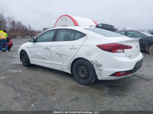 HYUNDAI ELANTRA PREFERRED - 3