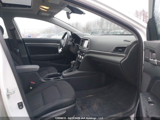 HYUNDAI ELANTRA PREFERRED - 5