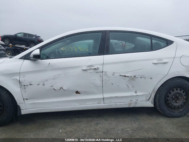 HYUNDAI ELANTRA PREFERRED - 6