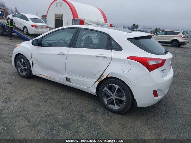 HYUNDAI ELANTRA GT GLS - 3