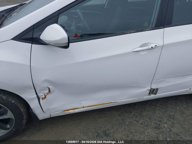 HYUNDAI ELANTRA GT GLS - 6