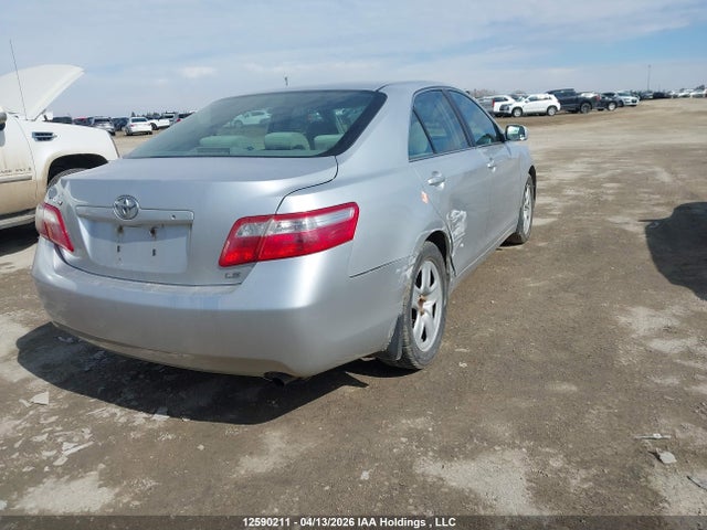 TOYOTA CAMRY - 4