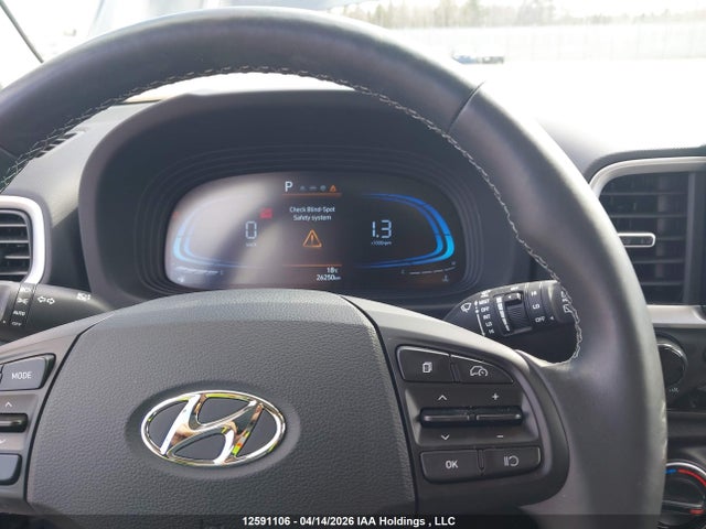 HYUNDAI VENUE SEL/LIMITED - 7