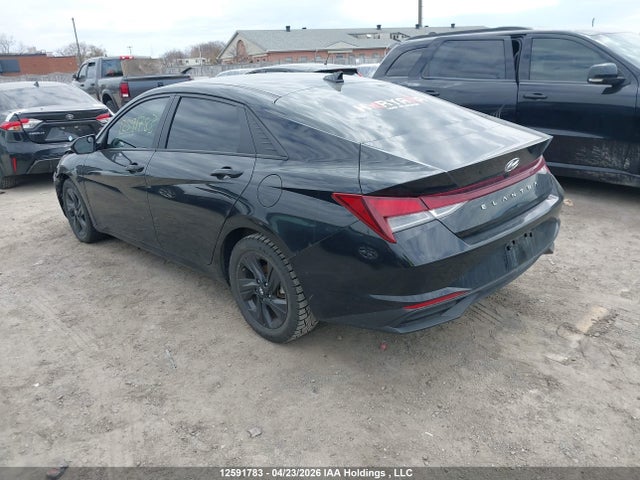 HYUNDAI ELANTRA PREFERRED IVT - 3