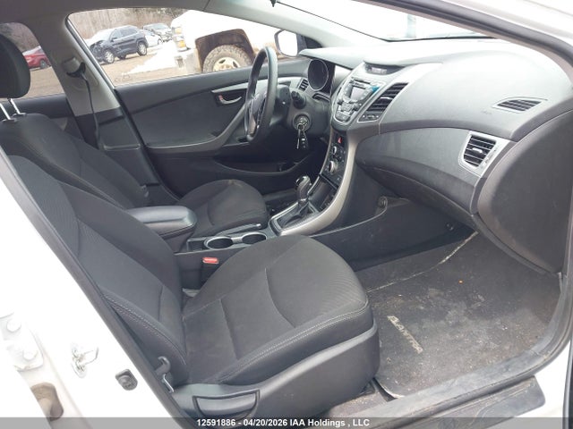 HYUNDAI ELANTRA GL - 5