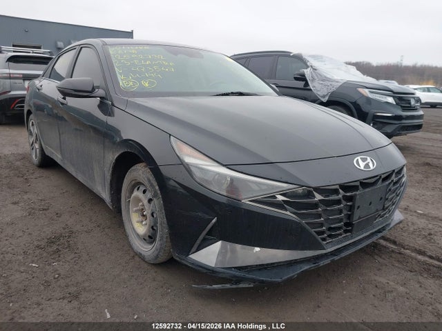 HYUNDAI ELANTRA LUXURY IVT - 6