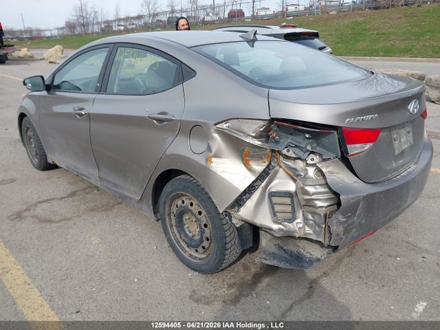 HYUNDAI ELANTRA - 3