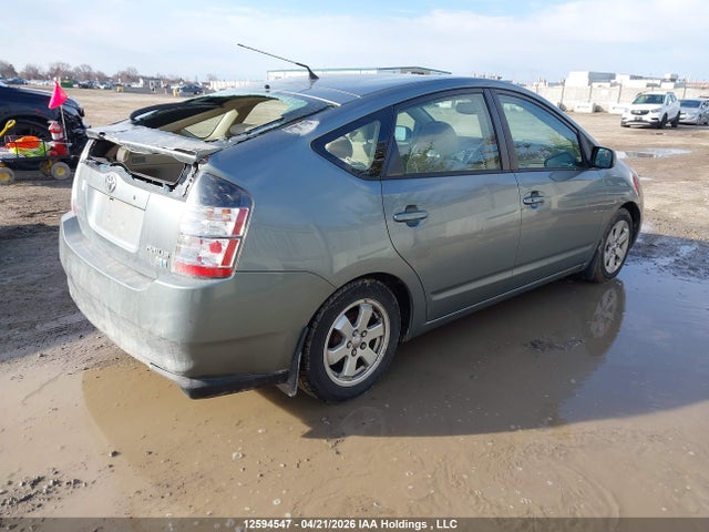 TOYOTA PRIUS - 4