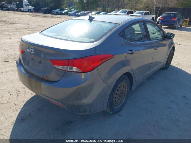 HYUNDAI ELANTRA - 4