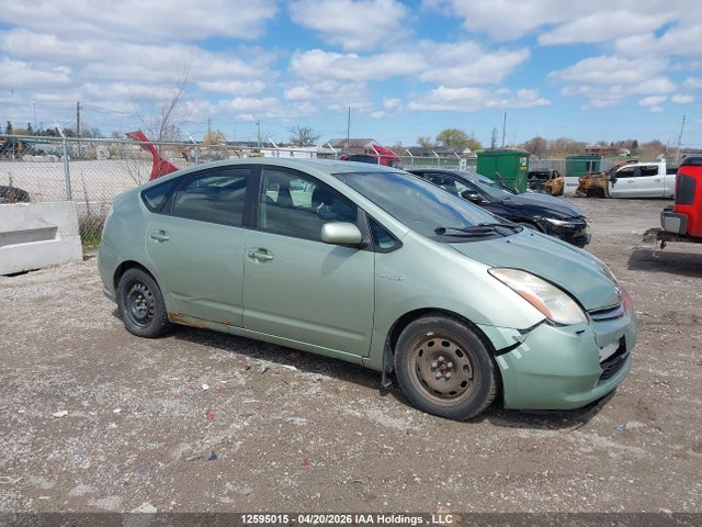 TOYOTA PRIUS - 1