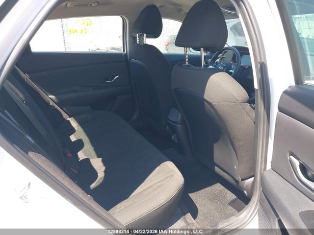 HYUNDAI ELANTRA SEL SPORT - 8