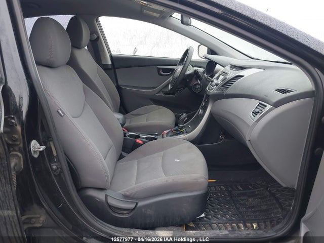 HYUNDAI ELANTRA GL - 5