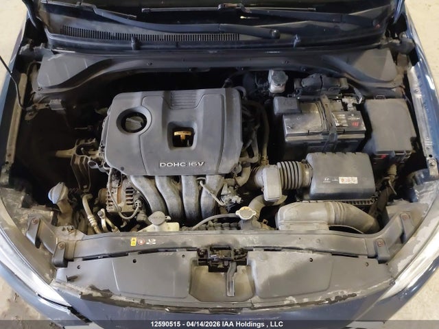 HYUNDAI ELANTRA - 10