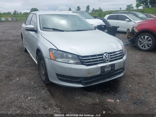 2013 VOLKSWAGEN PASSAT