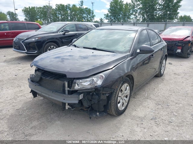 2014 Chevrolet CRUZE photo 2