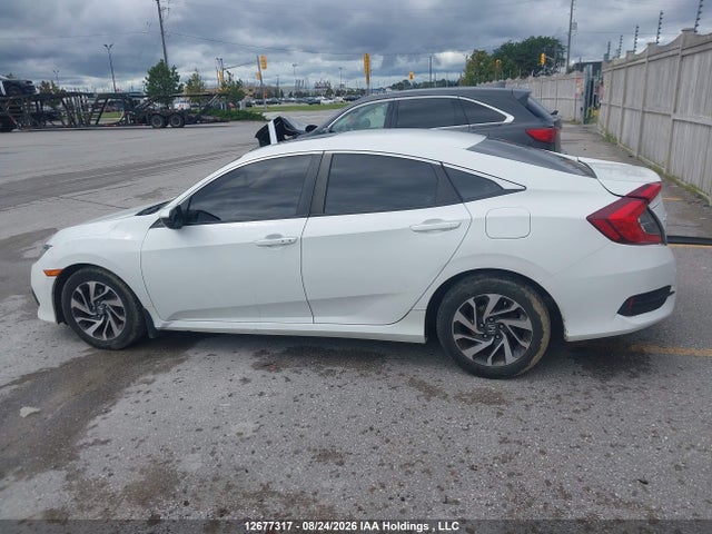 2016 Honda CIVIC — фото 15
