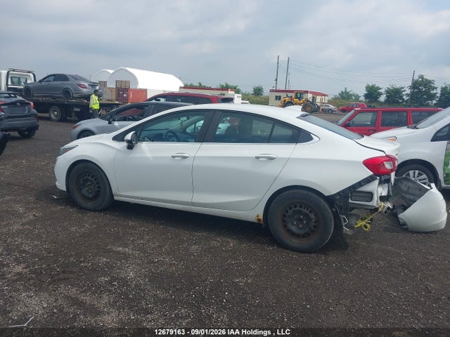 2016 Chevrolet CRUZE photo 14