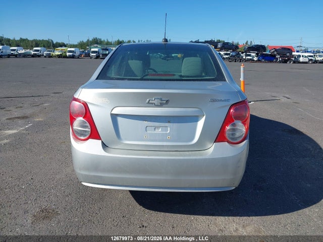 صورة 16 لـ 2016 Chevrolet SONIC LS