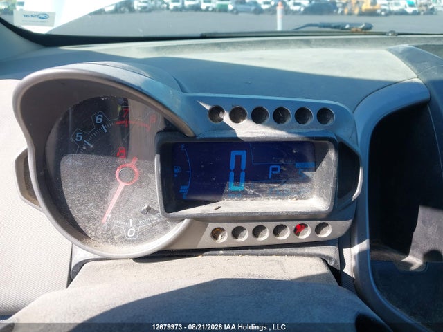 صورة 7 لـ 2016 Chevrolet SONIC LS