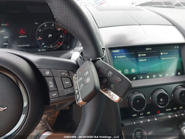 صورة 11 لـ 2024 Jaguar F-TYPE P575 R75