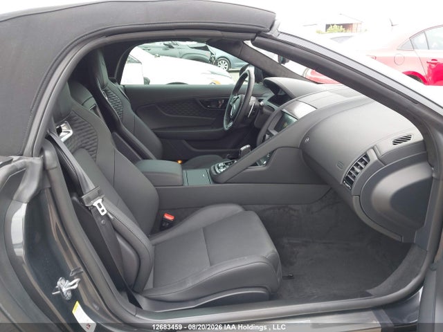 صورة 5 لـ 2024 Jaguar F-TYPE P575 R75