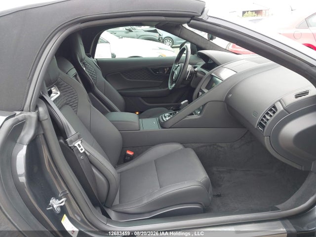 صورة 8 لـ 2024 Jaguar F-TYPE P575 R75