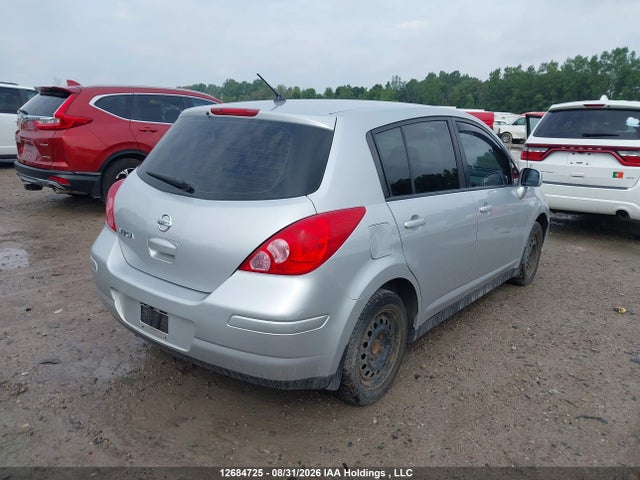 2009 Nissan VERSA 1.8S photo 4