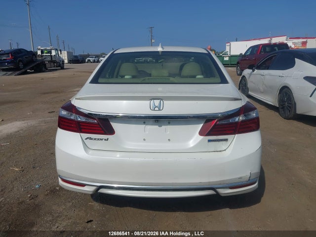 صورة 16 لـ 2017 Honda ACCORD HYBRID