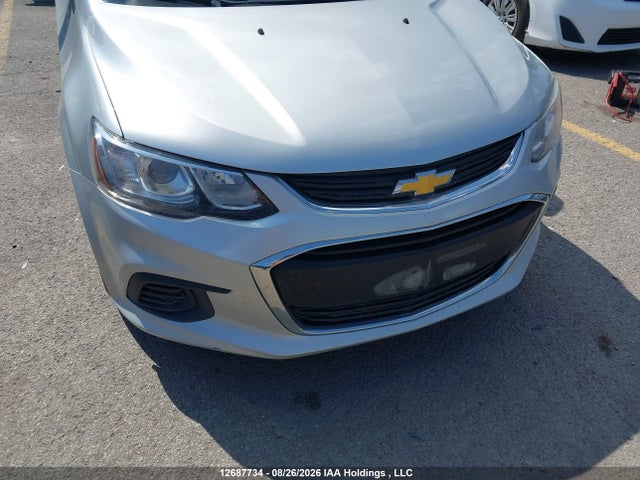 2017 Chevrolet SONIC LT — фото 21